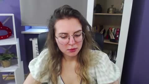 Z O E Y online show from 01/17/25, 10:00