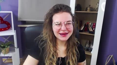 Z O E Y online show from 01/20/25, 05:26