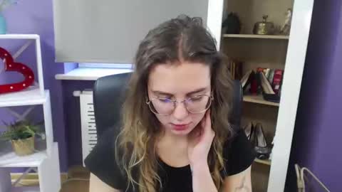 Z O E Y online show from 01/21/25, 11:46