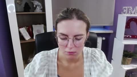 Z O E Y online show from 09/25/25, 05:00