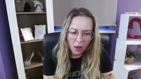 Z O E Y online show from 10/03/25, 05:15