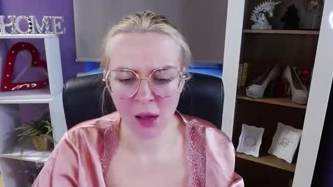 Z O E Y online show from 02/03/26, 06:40