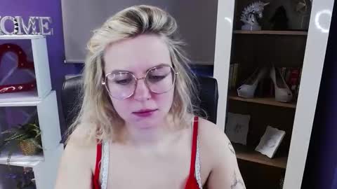 Z O E Y online show from 03/02/26, 05:30