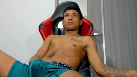 Snapshot of blacksex_boy chatting on 02/17/26, 06:10 Marlon online show from 02/17/26, 06:10