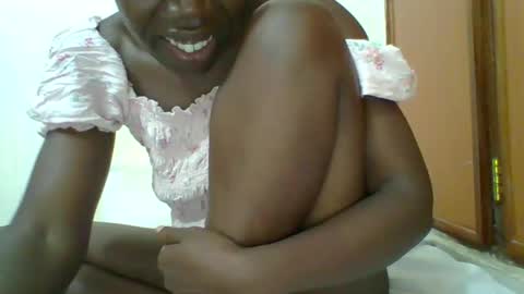 Snapshot of blacksexygal chatting on 03/27/26, 07:57 SARAH online show from 03/27/26, 07:57
