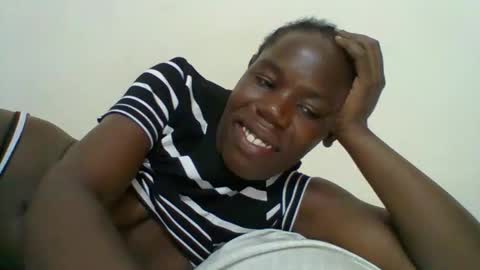 Snapshot of blacksexygal chatting on 04/10/26, 06:23 SARAH online show from 04/10/26, 06:23
