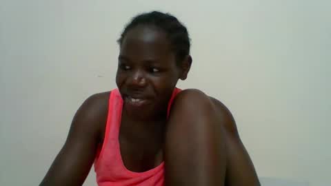Snapshot of blacksexygal chatting on 04/15/26, 06:48 SARAH online show from 04/15/26, 06:48