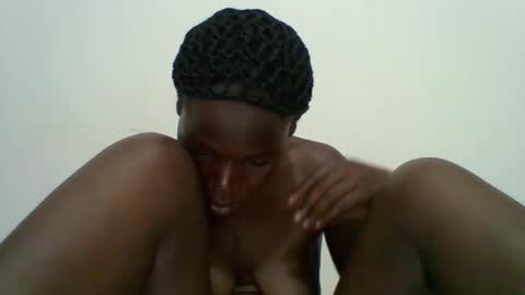Snapshot of blacksexygal chatting on 04/17/26, 06:00 SARAH online show from 04/17/26, 06:00