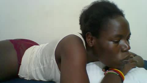 Snapshot of blacksexygal chatting on 04/26/26, 07:33 SARAH online show from 04/26/26, 07:33