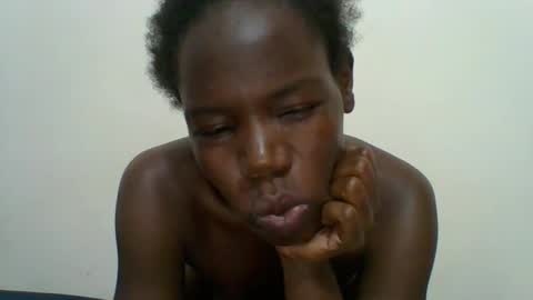 Snapshot of blacksexygal chatting on 04/27/26, 05:55 SARAH online show from 04/27/26, 05:55