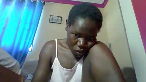 Snapshot of blacksexygal chatting on 05/18/26, 05:13 SARAH online show from 05/18/26, 05:13