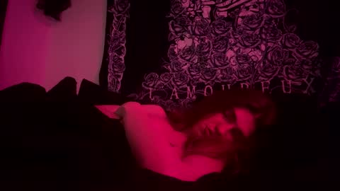 Snapshot of blackstarzara chatting on 12/21/24, 08:39 blackstarzara online show from 12/21/24, 08:39