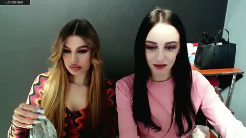 Snapshot of blacky_berry chatting on 12/24/24, 02:33 Ivy online show from 12/24/24, 02:33