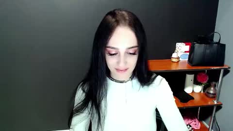 Snapshot of blacky_berry chatting on 01/08/25, 04:33 Ivy online show from 01/08/25, 04:33