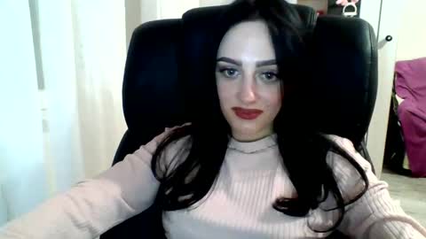 Snapshot of blacky_berry chatting on 01/25/25, 10:18 Ivy online show from 01/25/25, 10:18