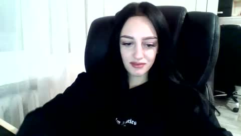 Snapshot of blacky_berry chatting on 01/26/25, 04:09 Ivy online show from 01/26/25, 04:09