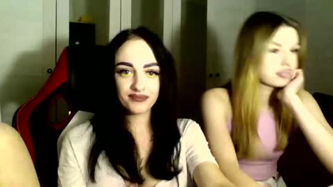 Snapshot of blacky_berry chatting on 03/06/25, 05:00 Ivy online show from 03/06/25, 05:00