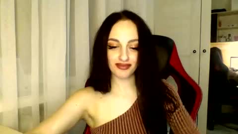 Snapshot of blacky_berry chatting on 03/07/25, 09:38 Ivy online show from 03/07/25, 09:38