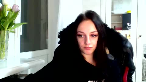 Snapshot of blacky_berry chatting on 03/12/25, 08:20 Ivy online show from 03/12/25, 08:20