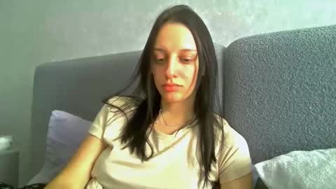 Snapshot of blacky_berry chatting on 09/15/25, 10:04 Ivy online show from 09/15/25, 10:04