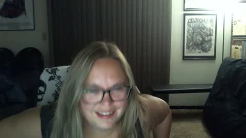 bladesizzo3111 online show from 09/17/25, 07:32