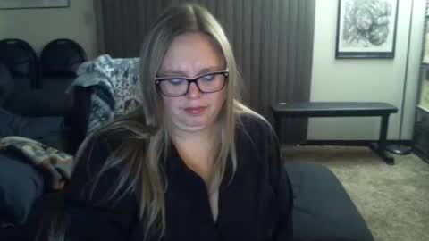 bladesizzo3111 online show from 12/04/25, 02:54