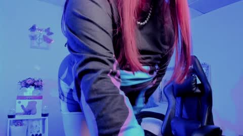 Snapshot of blair_elliis chatting on 12/13/24, 07:10 Blair online show from 12/13/24, 07:10