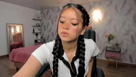 Snapshot of blair_harrison chatting on 11/05/25, 11:43 Blair online show from 11/05/25, 11:43