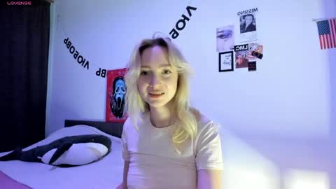 Snapshot of blairmarfl chatting on 04/24/26, 03:47 Blair online show from 04/24/26, 03:47