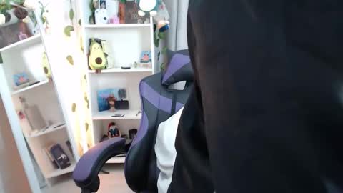   online show from 02/25/26, 04:33