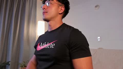 Snapshot of blake_levi chatting on 12/28/24, 04:19 Blake Levi Independent Model online show from 12/28/24, 04:19