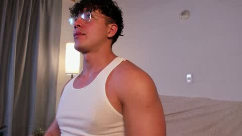 Snapshot of blake_levi chatting on 01/03/25, 01:05 Blake Levi Independent Model online show from 01/03/25, 01:05