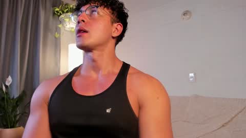 Snapshot of blake_levi chatting on 01/09/25, 02:43 Blake Levi Independent Model online show from 01/09/25, 02:43