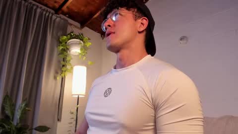 Snapshot of blake_levi chatting on 03/02/25, 11:53 Blake Levi Independent Model online show from 03/02/25, 11:53