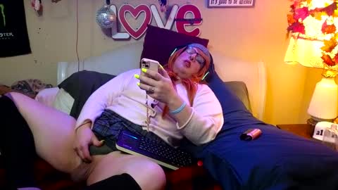 Snapshot of blakelytgirl chatting on 02/15/25, 01:27 Blakely Morningstar online show from 02/15/25, 01:27