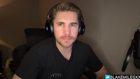 Snapshot of blakemiles2 chatting on 11/26/25, 03:51 Blake Miles online show from 11/26/25, 03:51