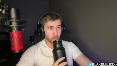 Snapshot of blakemiles2 chatting on 03/17/26, 01:32 Blake Miles online show from 03/17/26, 01:32
