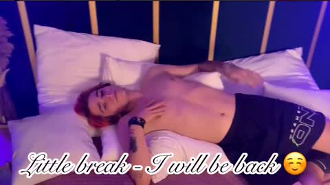 Snapshot of blalz_vok chatting on 09/17/25, 12:12 Blaiz online show from 09/17/25, 12:12