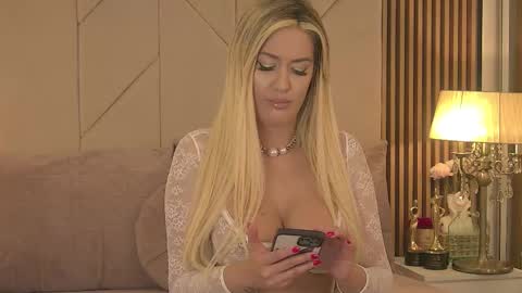 Snapshot of blanchesummer chatting on 12/20/25, 02:35 Blanche online show from 12/20/25, 02:35