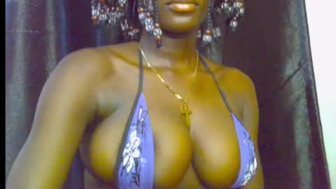 Snapshot of blaq_melanin chatting on 04/25/26, 02:36 nikky00 online show from 04/25/26, 02:36