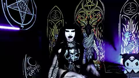   online show from 10/23/25, 09:13