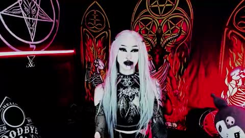 Snapshot of blasphemiangxrl chatting on 11/29/25, 12:46 online show from 11/29/25, 12:46