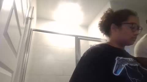 Snapshot of blessica_eddieluv6996 chatting on 03/01/26, 01:51 BLESSICA EDDIE LOVE online show from 03/01/26, 01:51