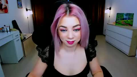 Nicole online show from 12/19/24, 04:13