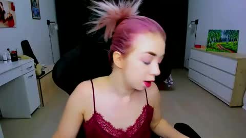 Nicole online show from 12/20/24, 03:47