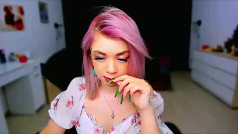 Nicole online show from 01/15/25, 10:49