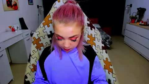 Nicole online show from 01/28/25, 02:31