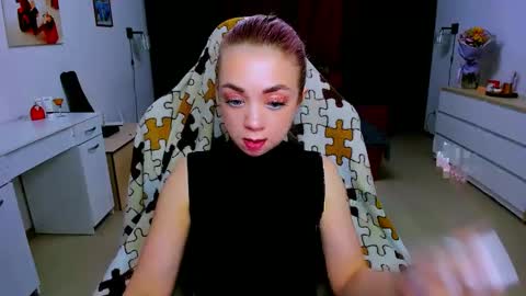 Nicole online show from 02/05/25, 12:17