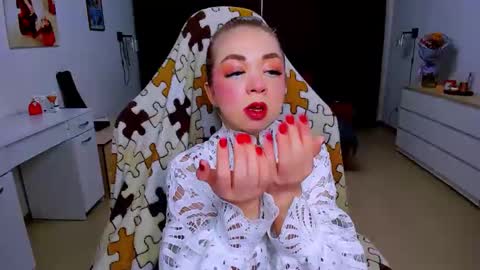 Nicole online show from 02/11/25, 04:55