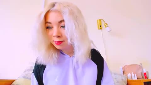 Nicole online show from 02/22/25, 11:13